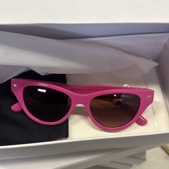 Machete Suzy Sunglasses - Neon Pink - Picture 3 of 4